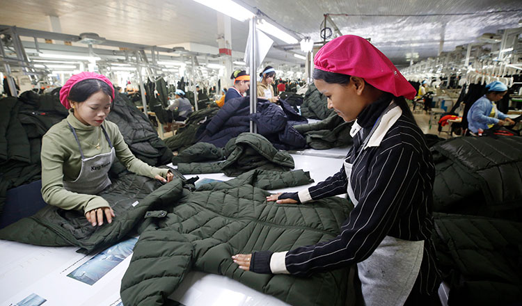 /2026/10/low-labour-costs-slow-automation-in-cambodias-garment-sector-wb-says-52000-645725.htm